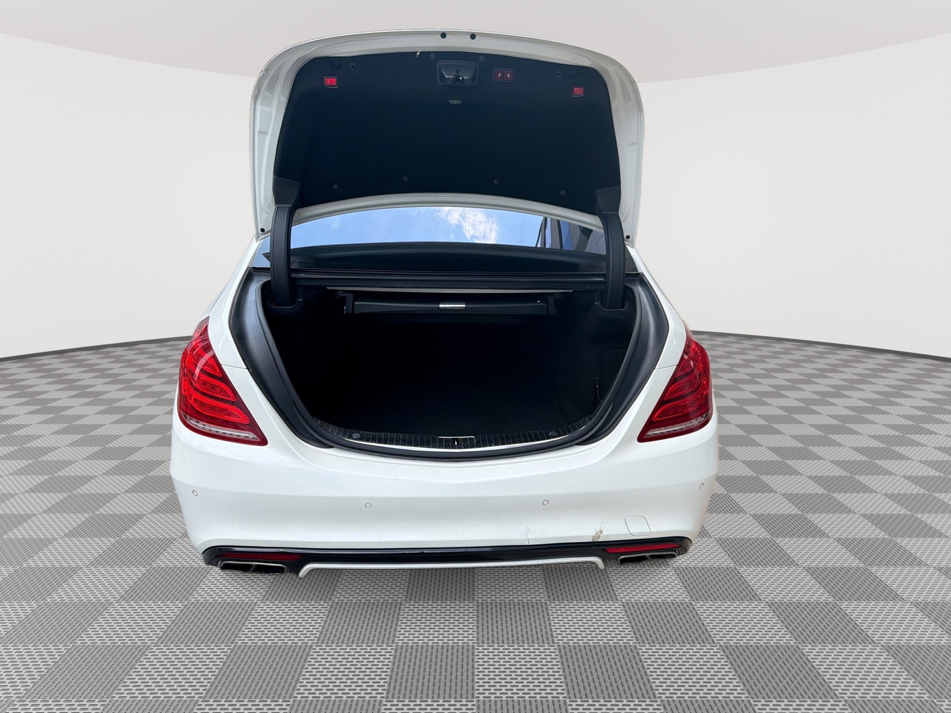 Used 2015 Mercedes-Benz S 550 4MATIC Sedan image 21