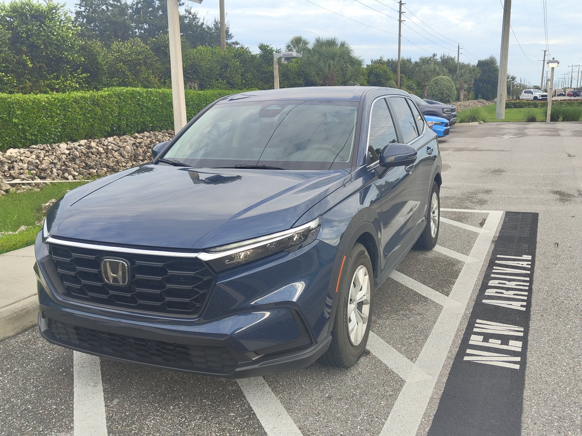 Used 2023 Honda CR-V LX image 1