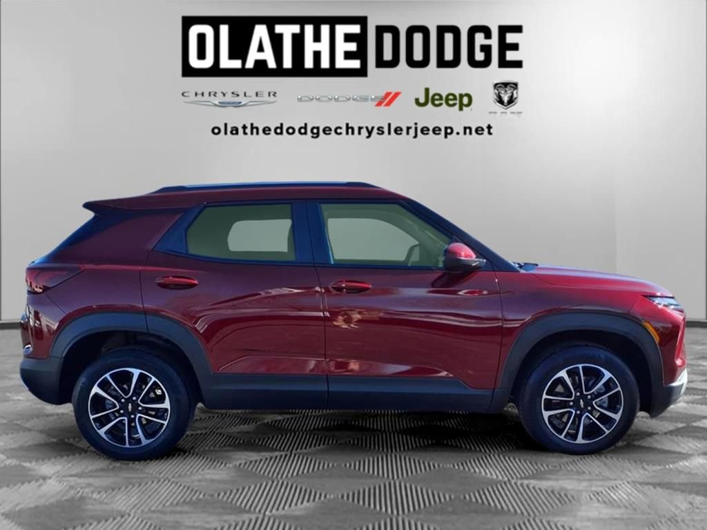 Used 2025 Chevrolet TrailBlazer LT w/ Driver Confidence Package image 27
