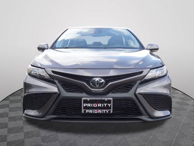 Used 2023 Toyota Camry SE w/ Cold Weather Package FWD image 5
