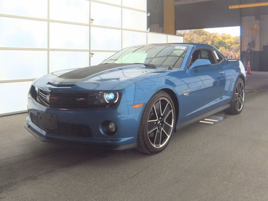 Used 2013 Chevrolet Camaro SS w/ Hot Wheels Special Edition RWD image 4