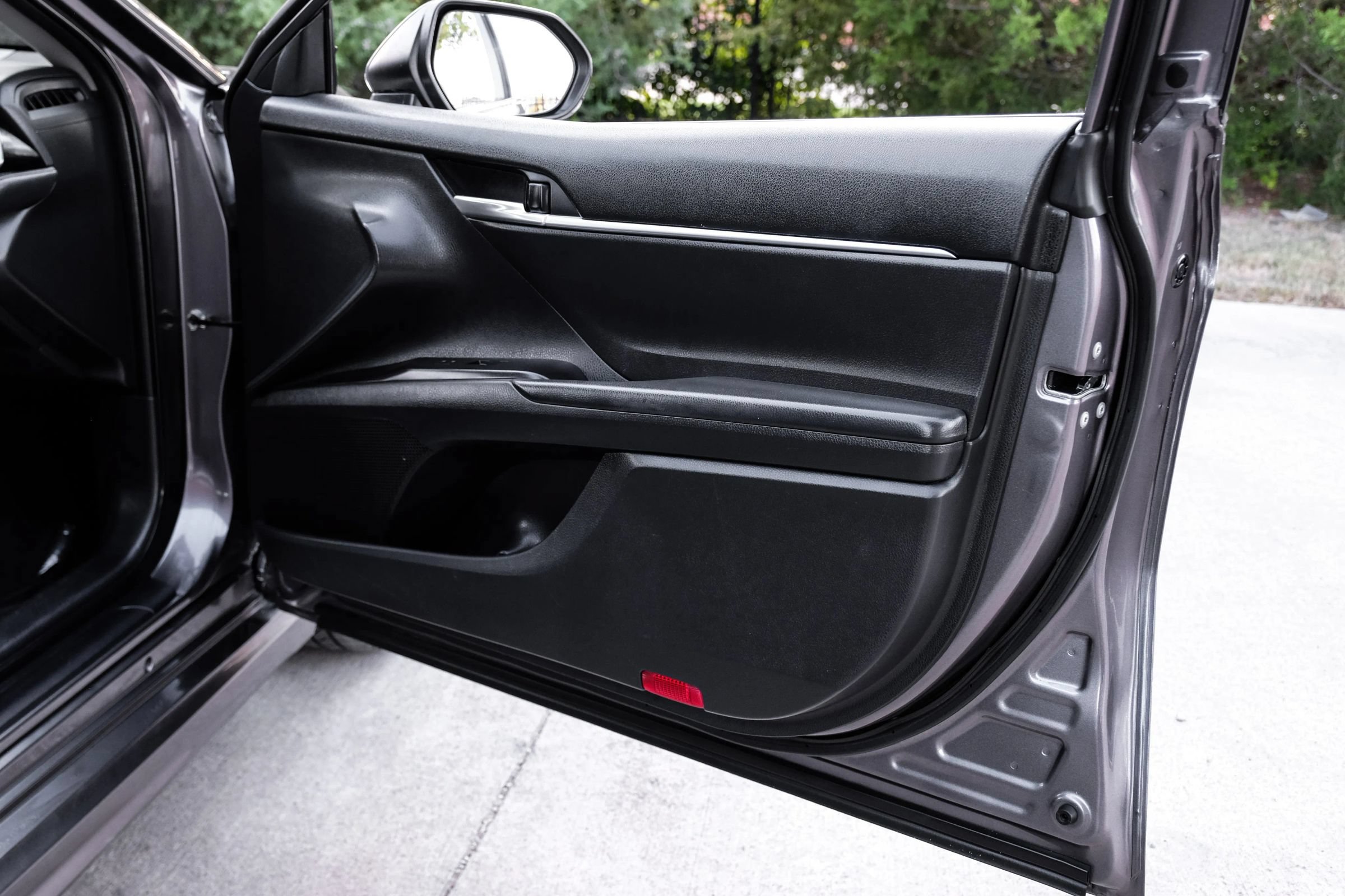 Used 2022 Toyota Camry SE w/ Convenience Package FWD image 48