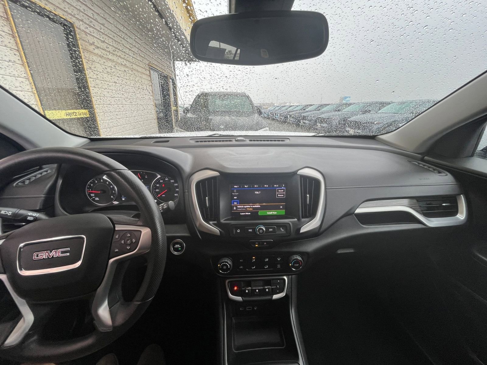 Used 2024 GMC Terrain SLE image 32