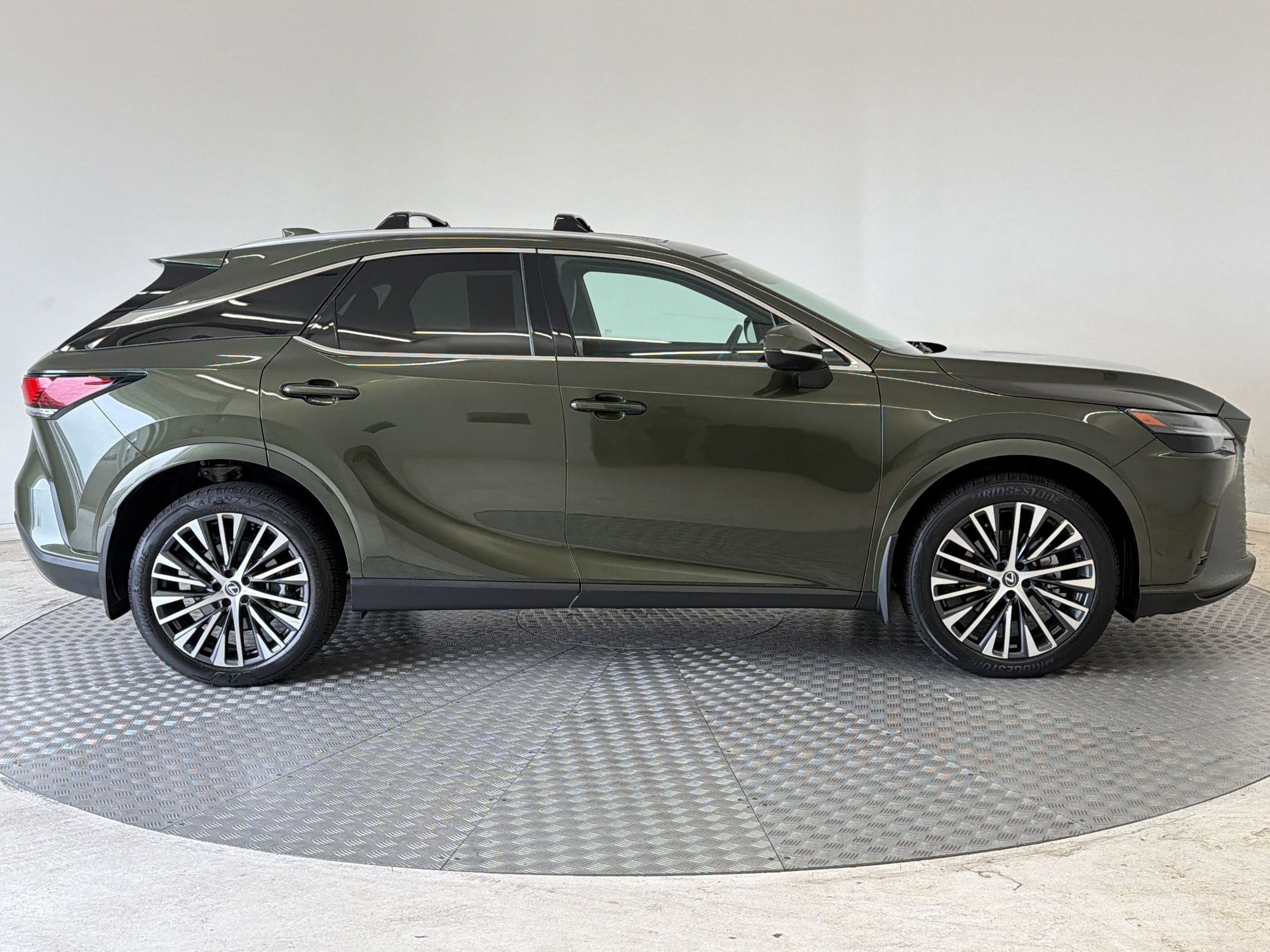 Used 2023 Lexus RX 350 Premium Plus w/ Accessory Package (Z1) AWD/4WD image 8