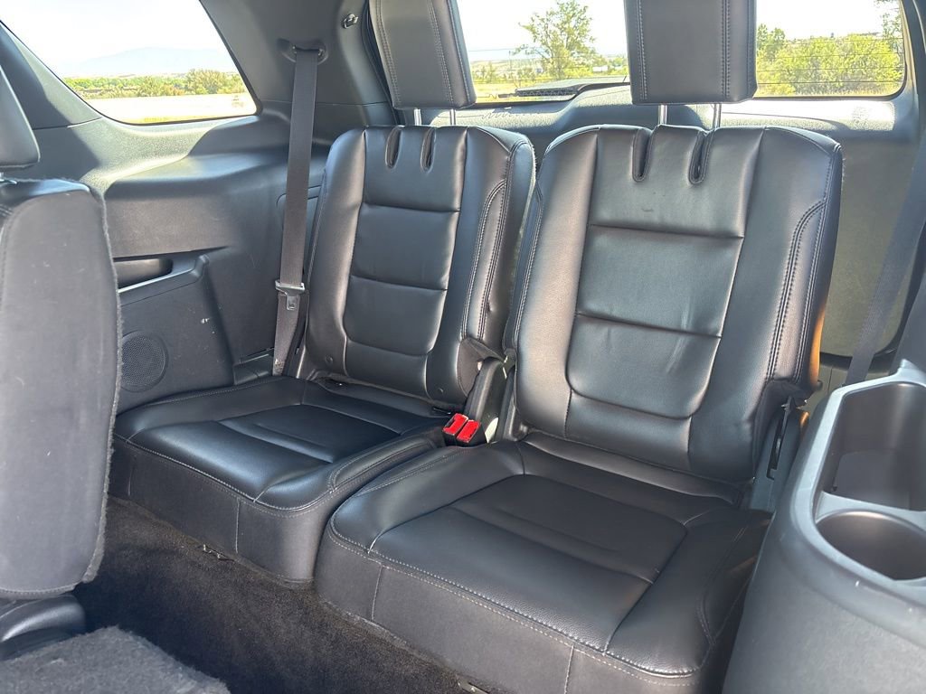 Used 2017 Ford Explorer XLT w/ Equipment Group 202A FWD image 15