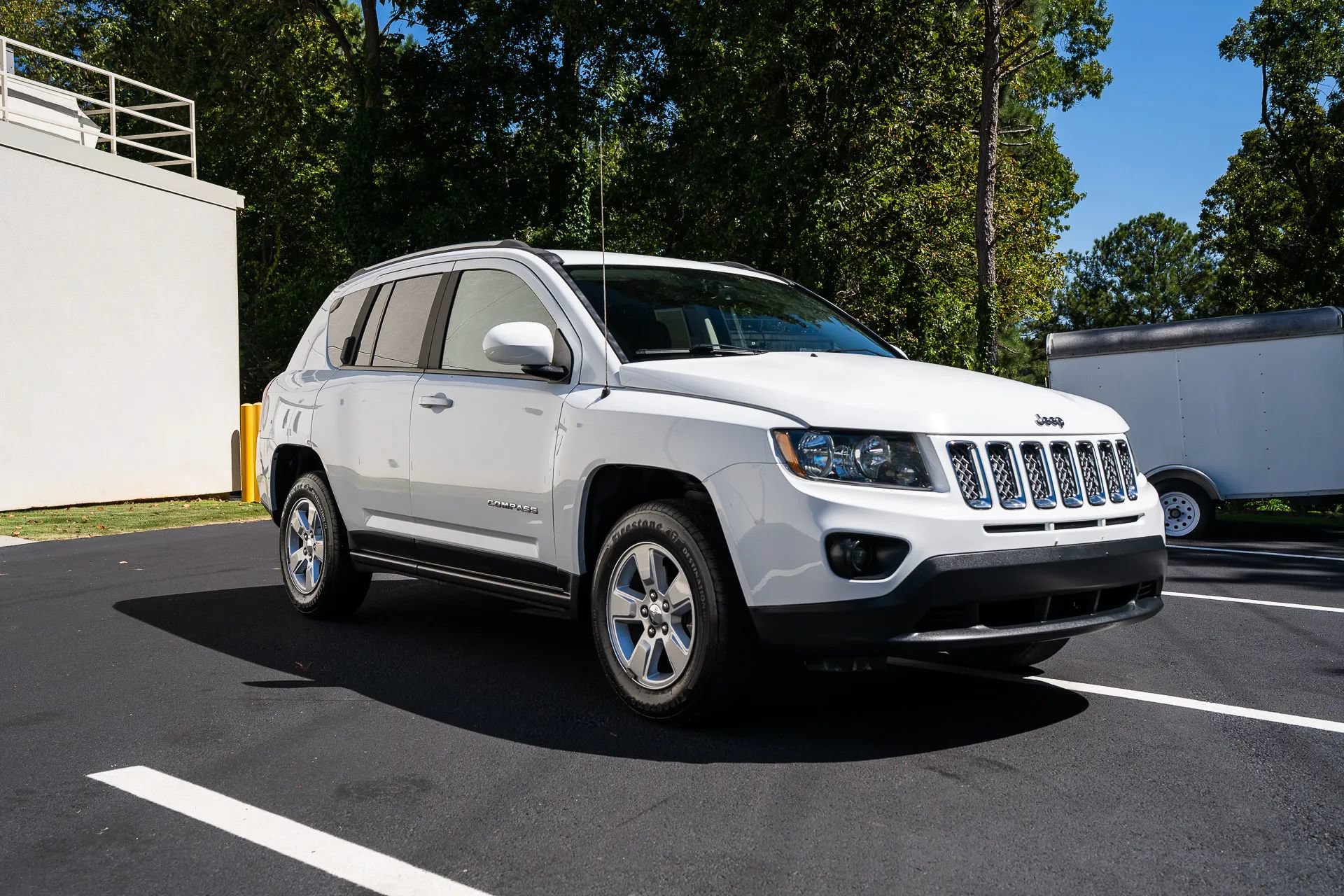 Used 2017 Jeep Compass Latitude FWD image 13