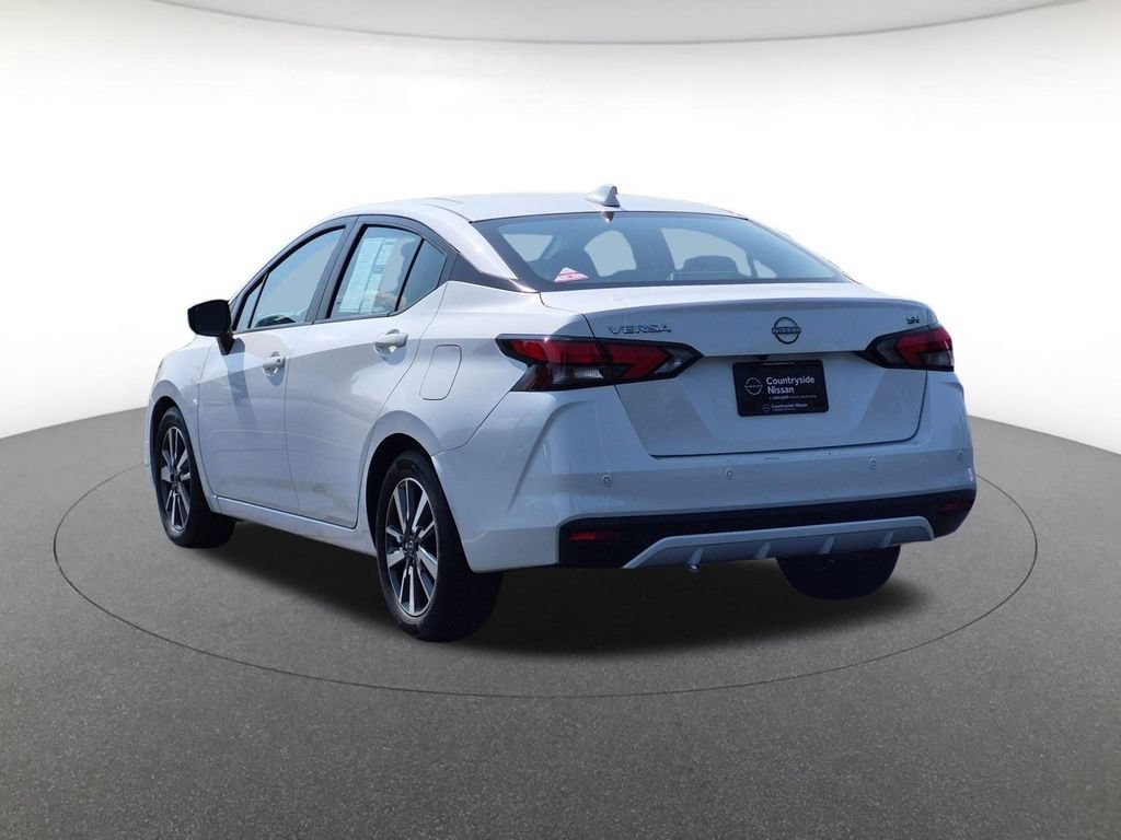Used 2023 Nissan Versa SV FWD image 7