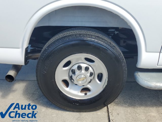 Certified 2025 Chevrolet Express 2500 w/ Driver Convenience Package RWD image 8