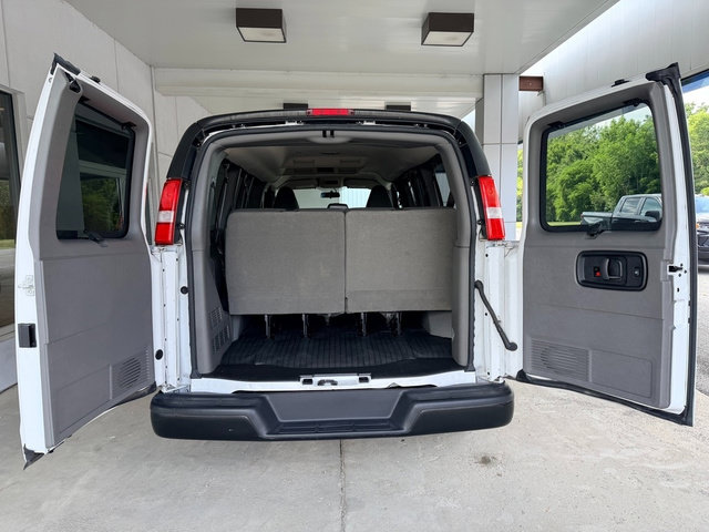 Used 2021 Chevrolet Express 2500 LS w/ Driver Convenience Package RWD image 9