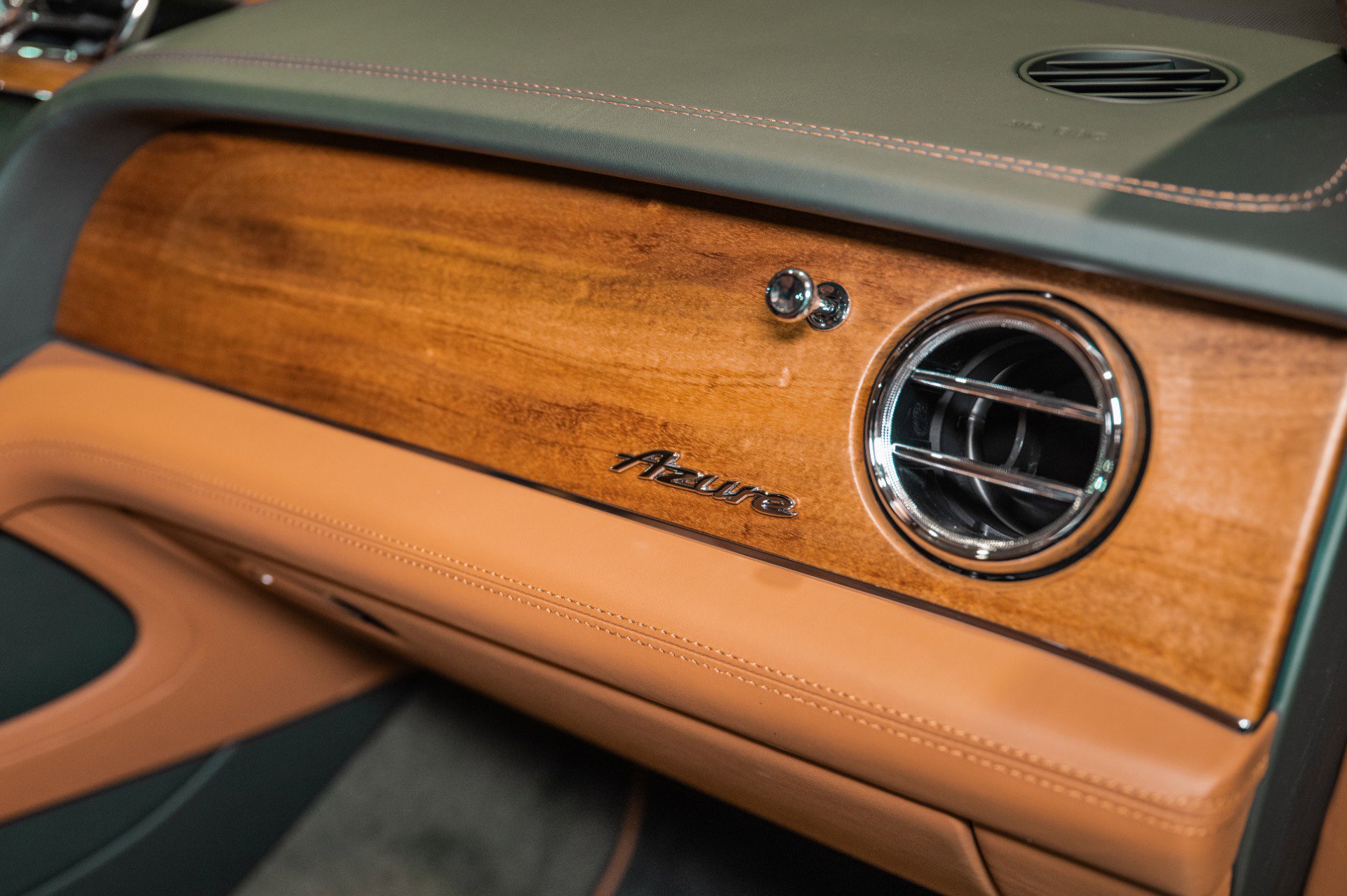 New 2025 Bentley Bentayga image 50