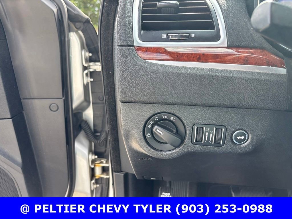 Used 2012 Chrysler 300 RWD image 10