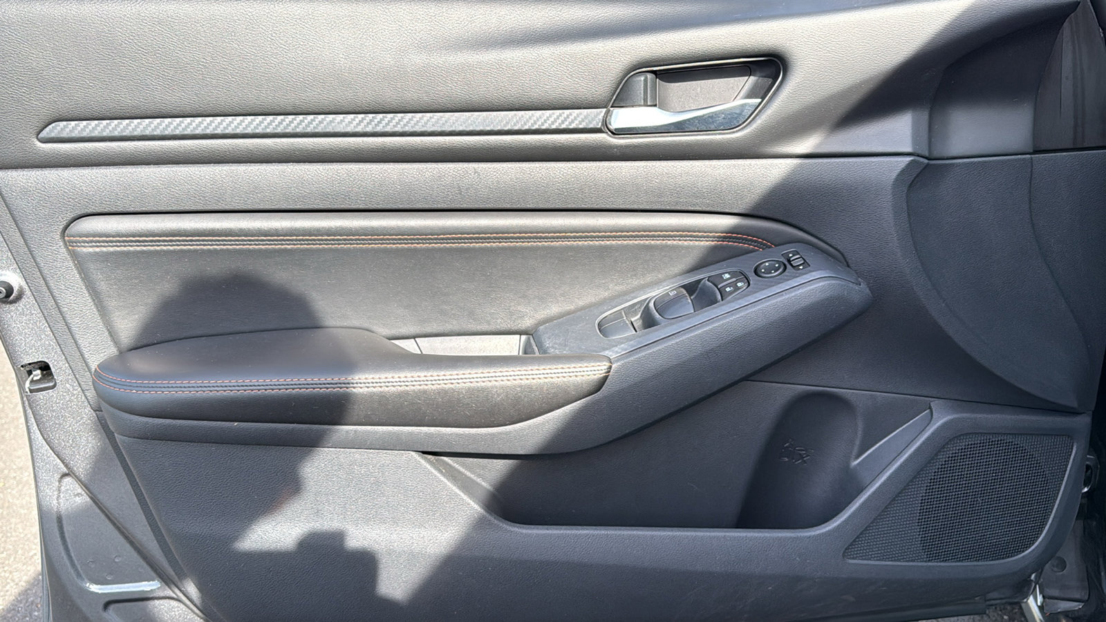Used 2020 Nissan Altima 2.5 SR FWD image 6