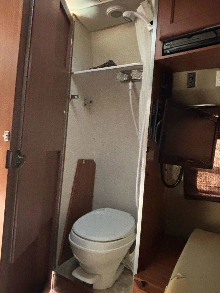 Used 2012 Chevrolet Express 2500 w/ Power Package image 27