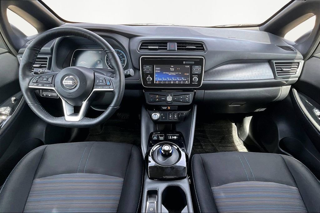 Used 2019 Nissan Leaf SV w/ SV Technology Package image 16