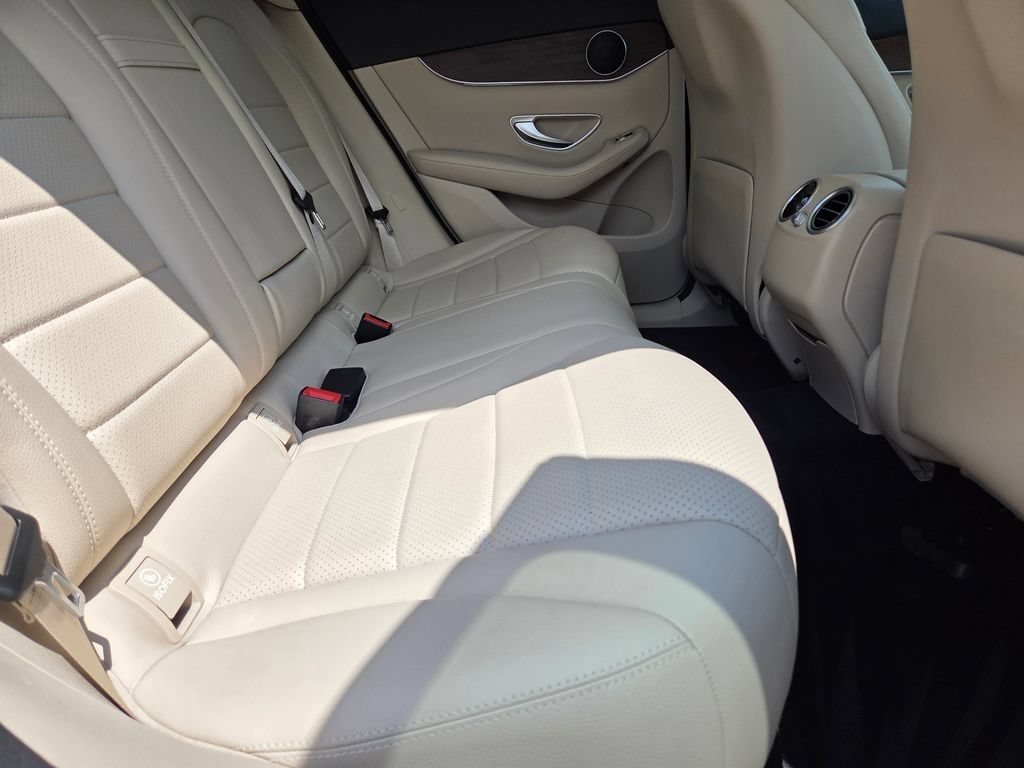 Used 2022 Mercedes-Benz GLC 300 4MATIC image 33