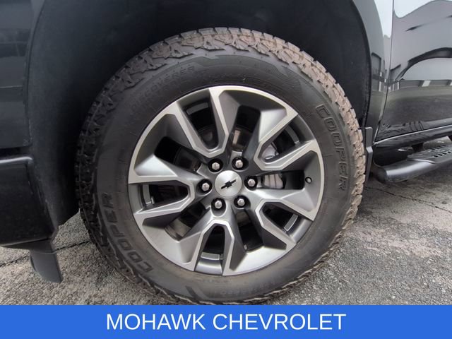 Used 2025 Chevrolet Silverado 1500 RST w/ Convenience Package II AWD/4WD image 34