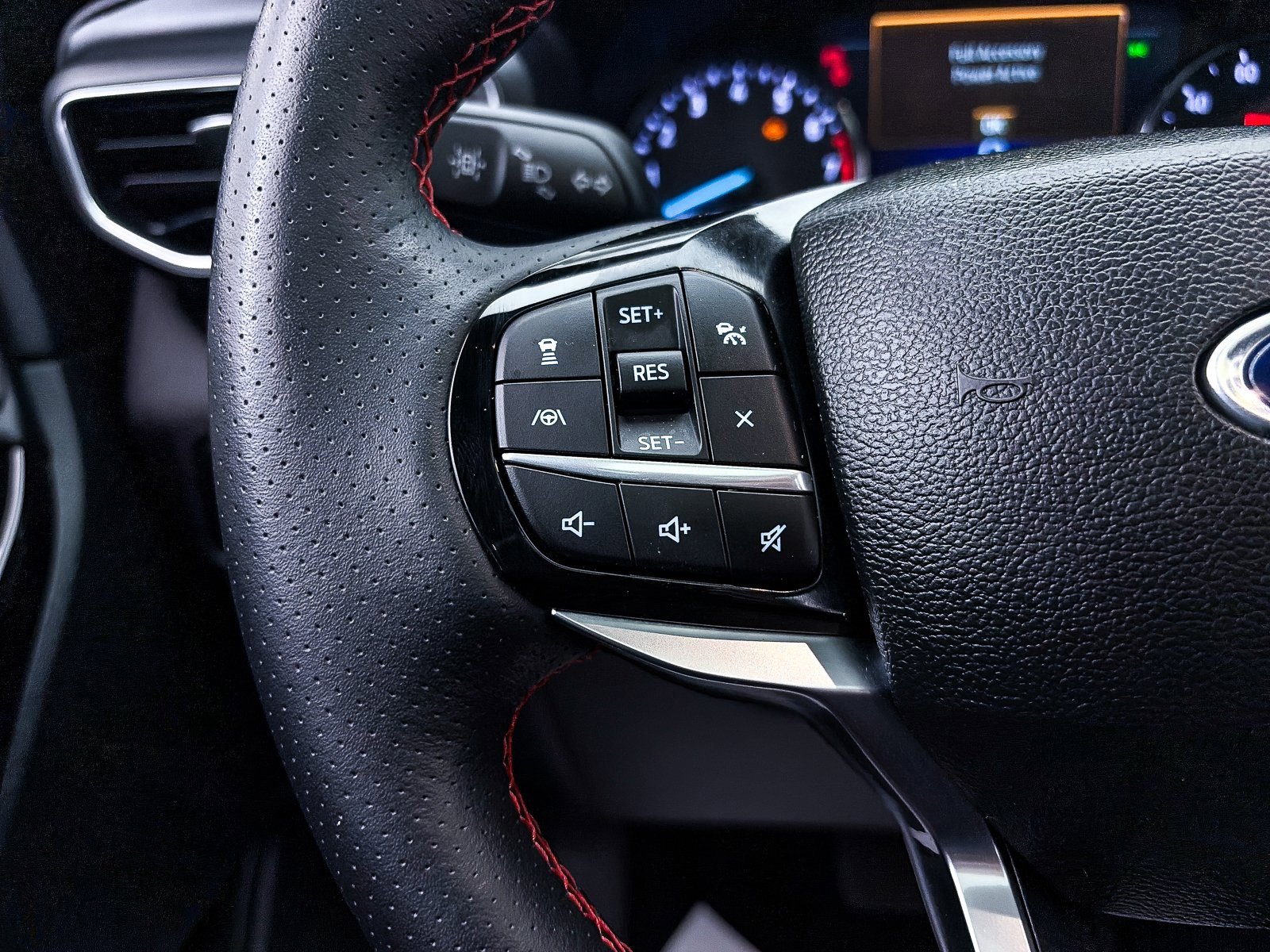 Used 2023 Ford Explorer ST-Line w/ Class IV Trailer Tow Package image 32