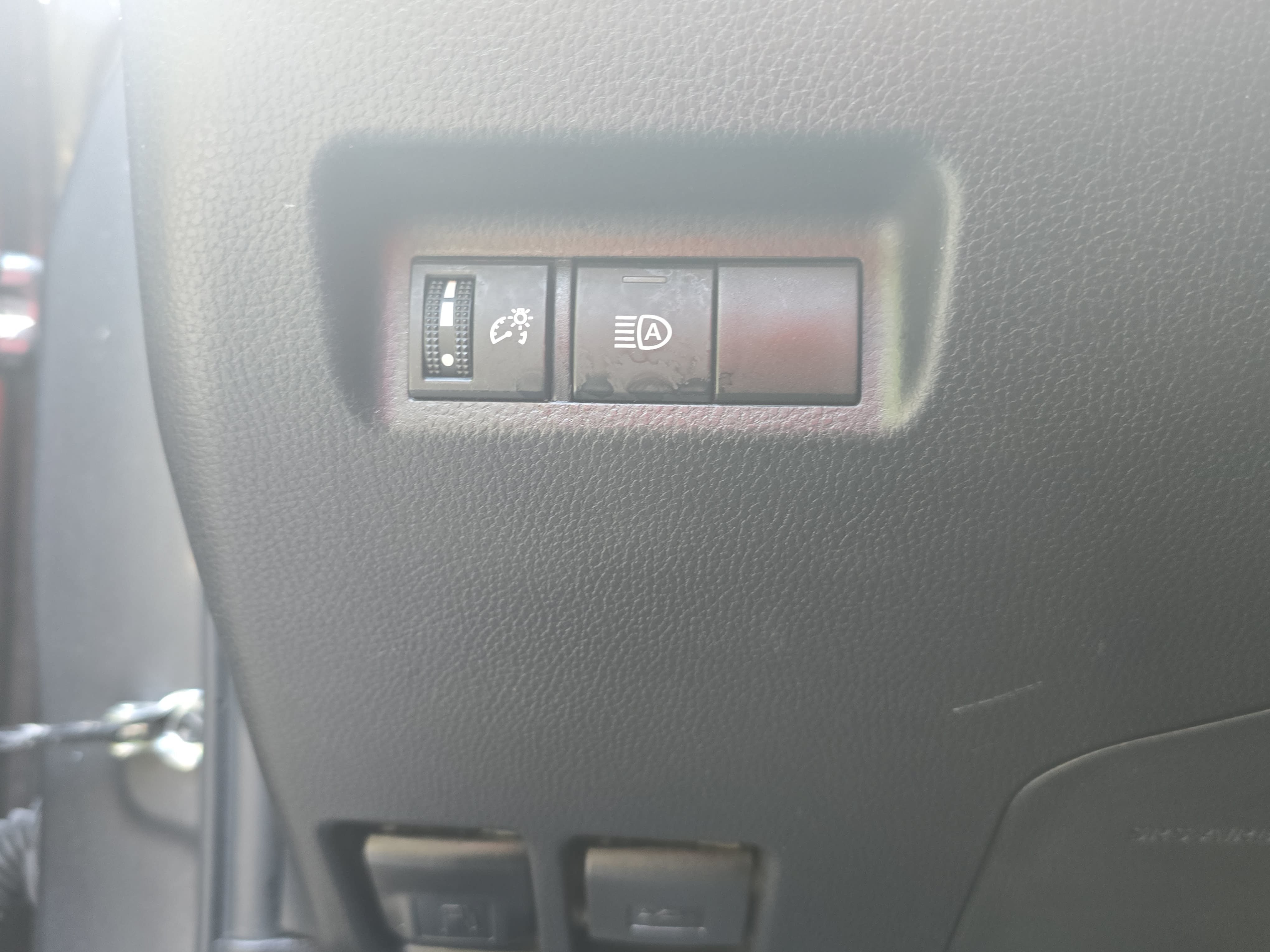 Used 2024 Toyota RAV4 XLE AWD/4WD image 23
