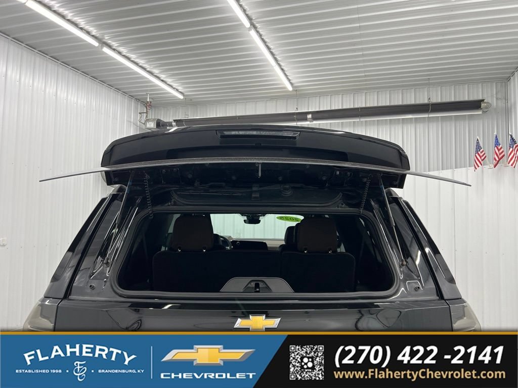 Used 2025 Chevrolet Suburban High Country AWD/4WD image 22