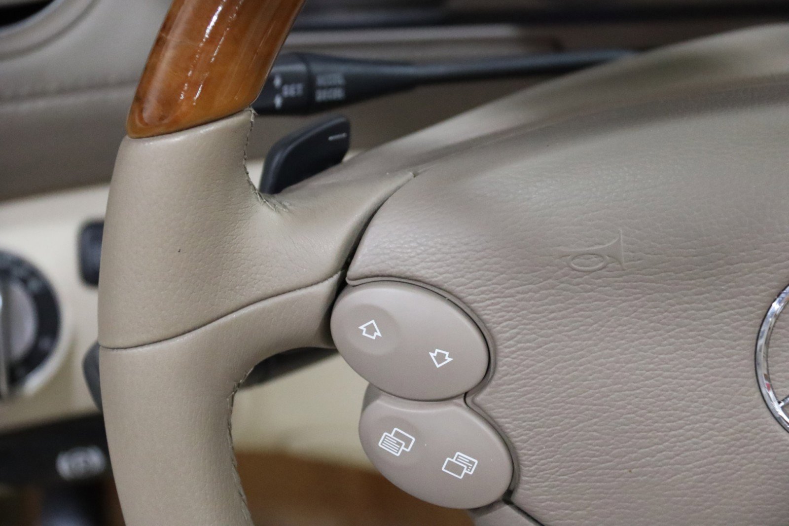 Used 2007 Mercedes-Benz SL 550 image 46