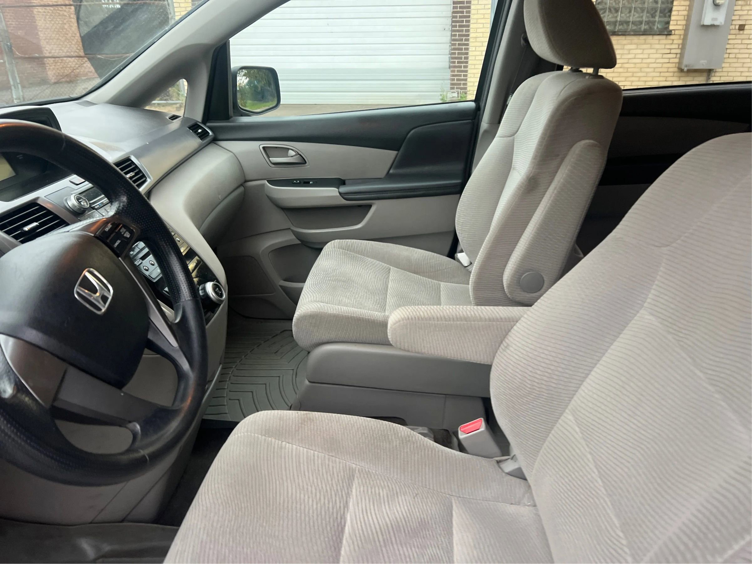 Used 2012 Honda Odyssey LX image 10