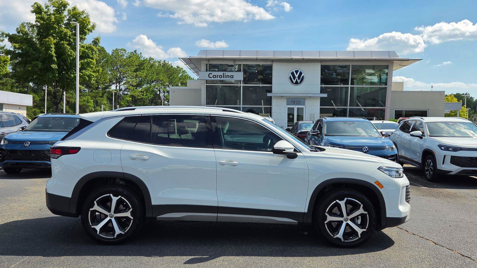 Certified 2026 Volkswagen Tiguan SE AWD/4WD image 5