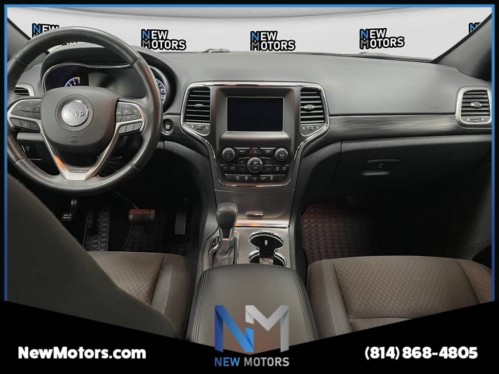 Used 2020 Jeep Grand Cherokee Laredo w/ Security & Convenience Group AWD/4WD image 8