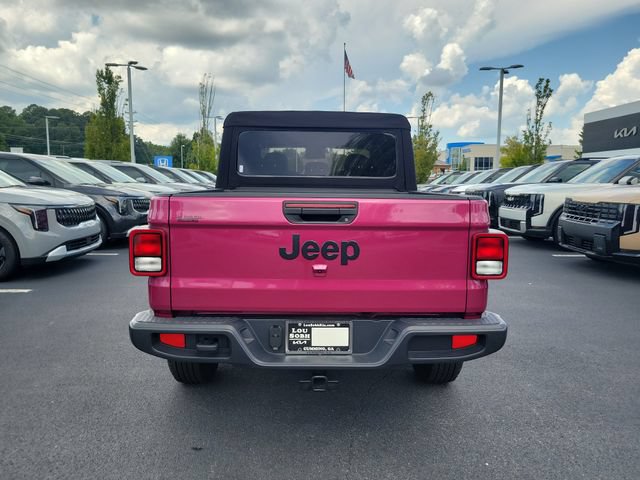 Used 2024 Jeep Gladiator Sport AWD/4WD image 5