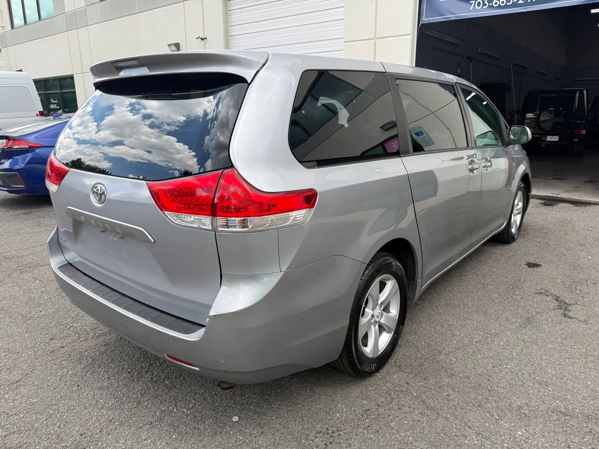 Used 2012 Toyota Sienna LE FWD image 12