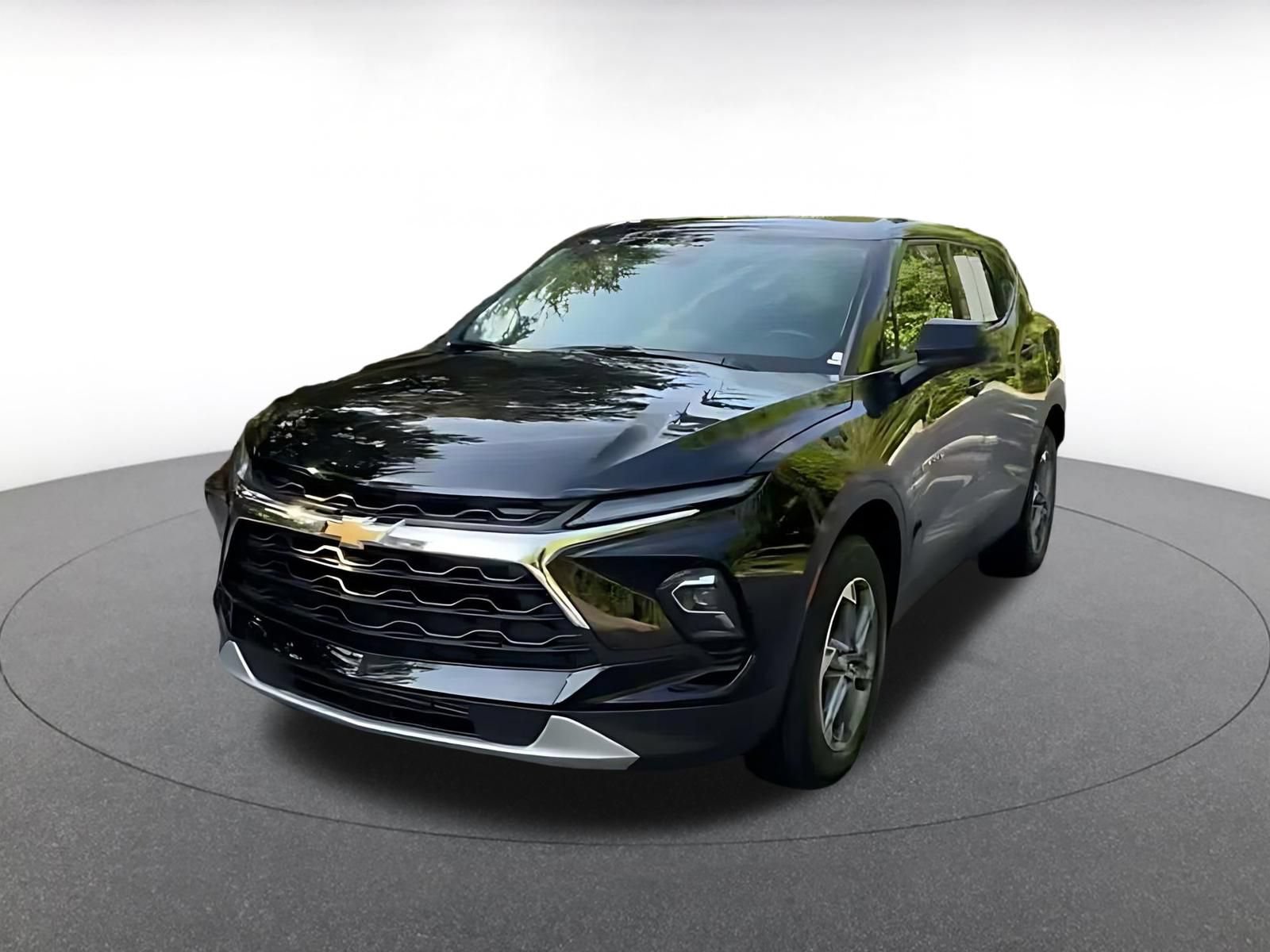 Used 2026 Chevrolet Blazer LT FWD image 6