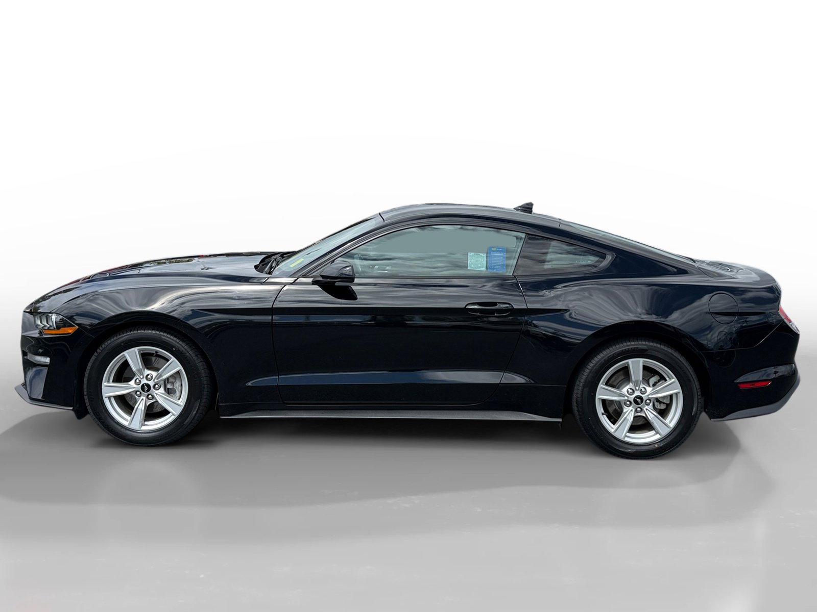 Certified 2022 Ford Mustang Coupe RWD image 2