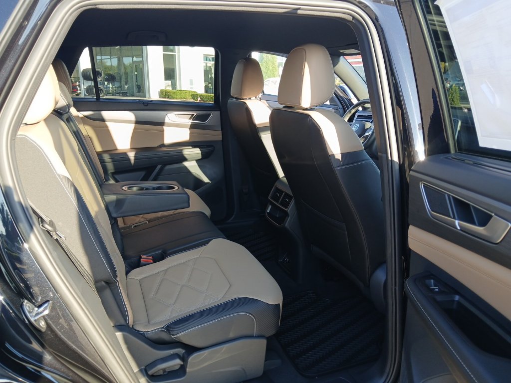 New 2026 Volkswagen Atlas Cross Sport SE FWD image 23