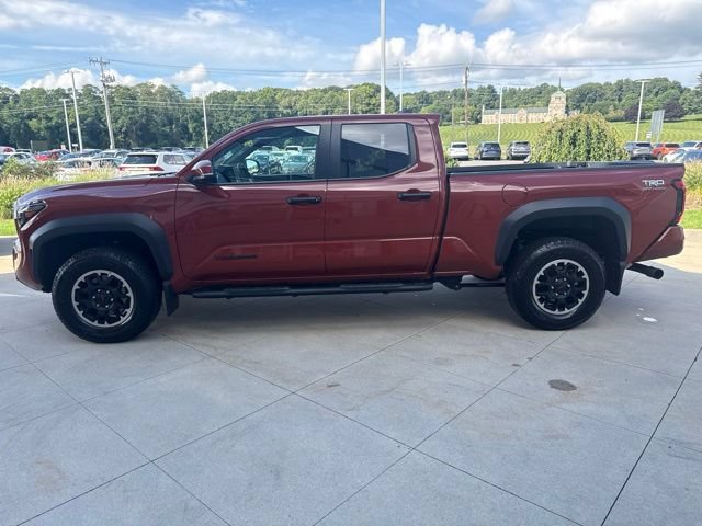 Used 2025 Toyota Tacoma TRD Off-Road w/ TRD Off Road Upgrade Package AWD/4WD image 4