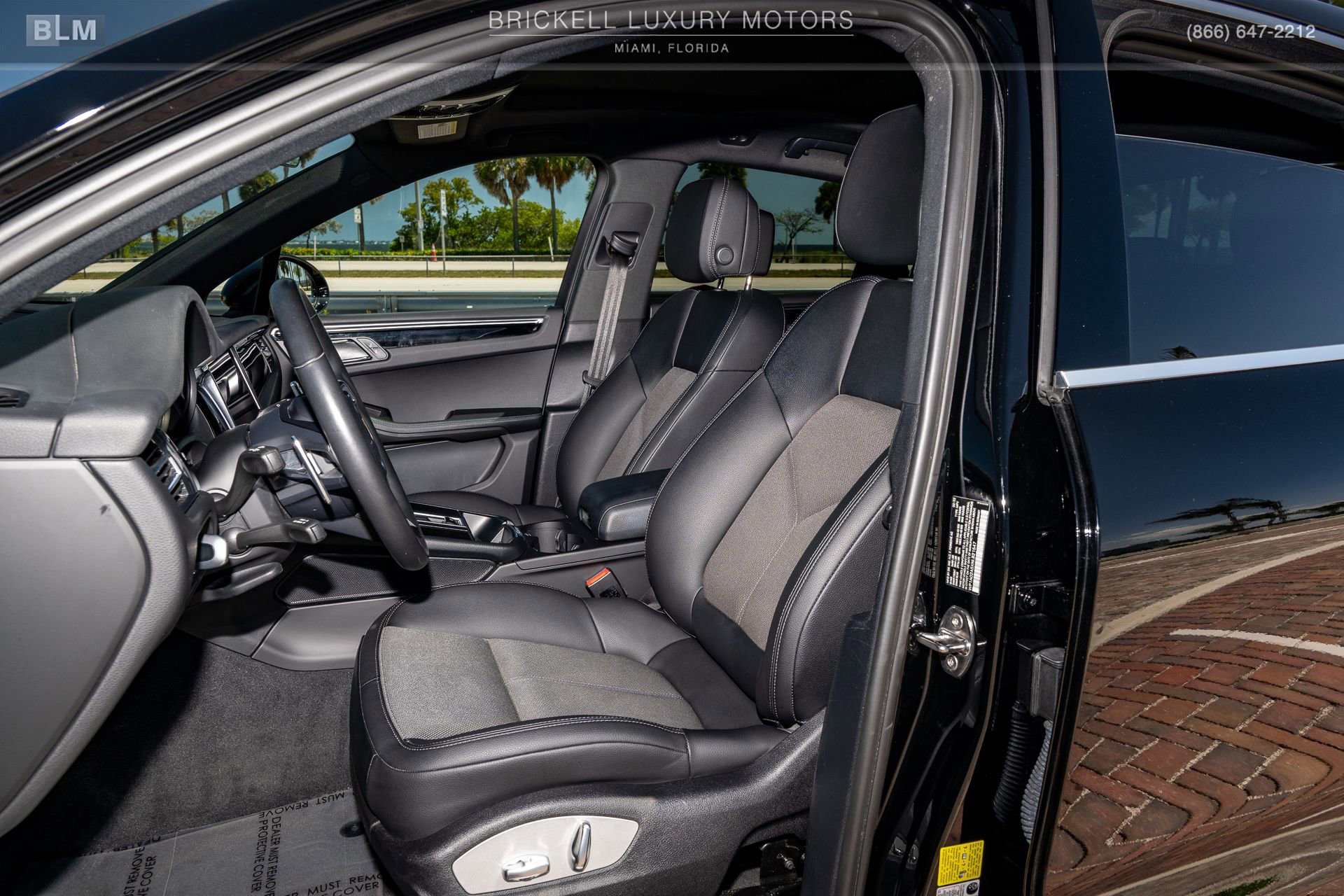 Used 2022 Porsche Macan S AWD/4WD image 6