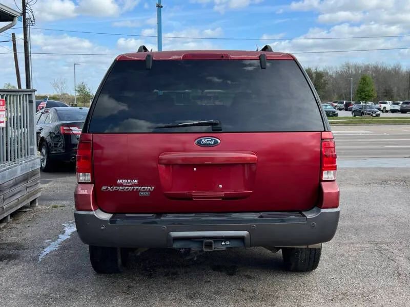 Used 2005 Ford Expedition XLT image 7