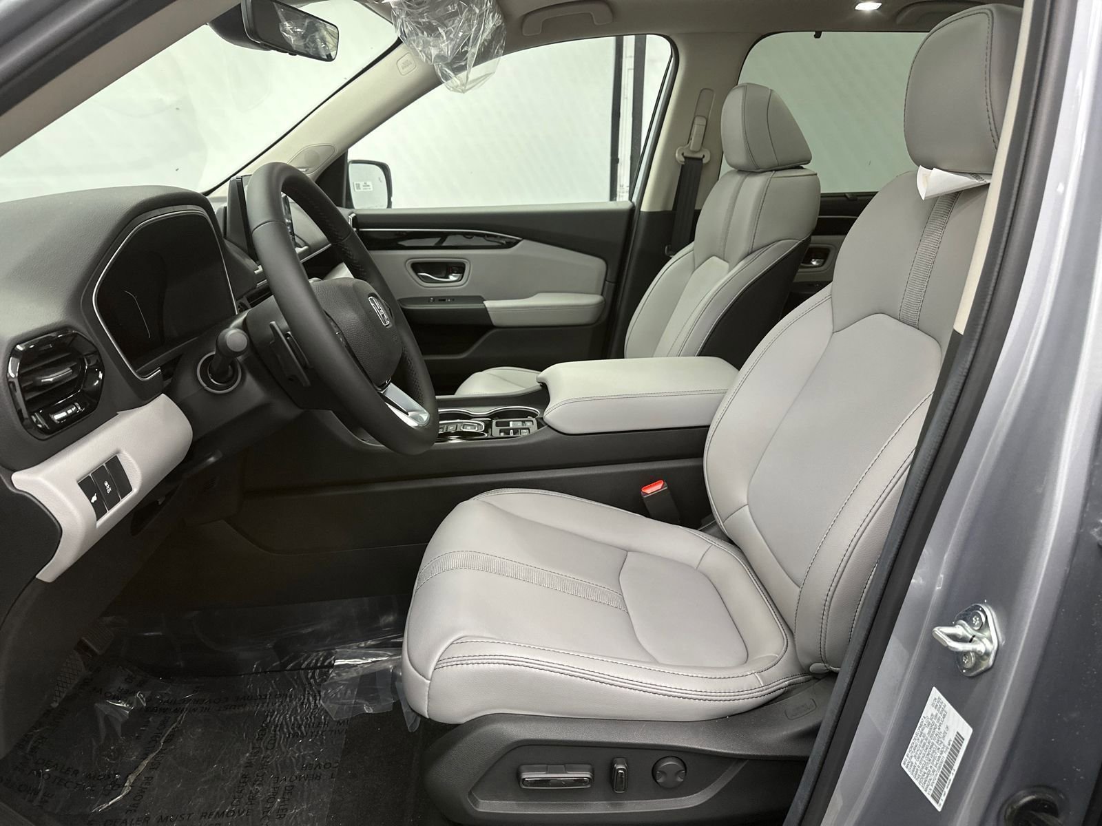 New 2025 Honda Pilot Touring image 11