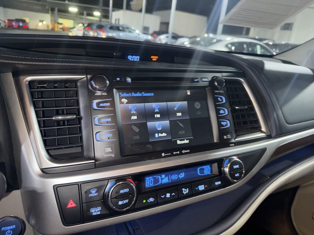 Used 2016 Toyota Highlander Limited w/ Driver Technology Package image 29