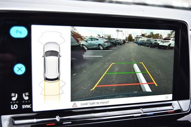 New 2026 Volkswagen Atlas Cross Sport SE image 13