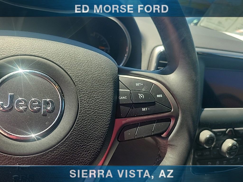 Used 2020 Jeep Grand Cherokee Laredo AWD/4WD image 23