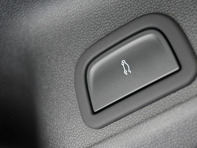 New 2026 Chevrolet Traverse LT w/ Driver Confidence Package FWD image 31