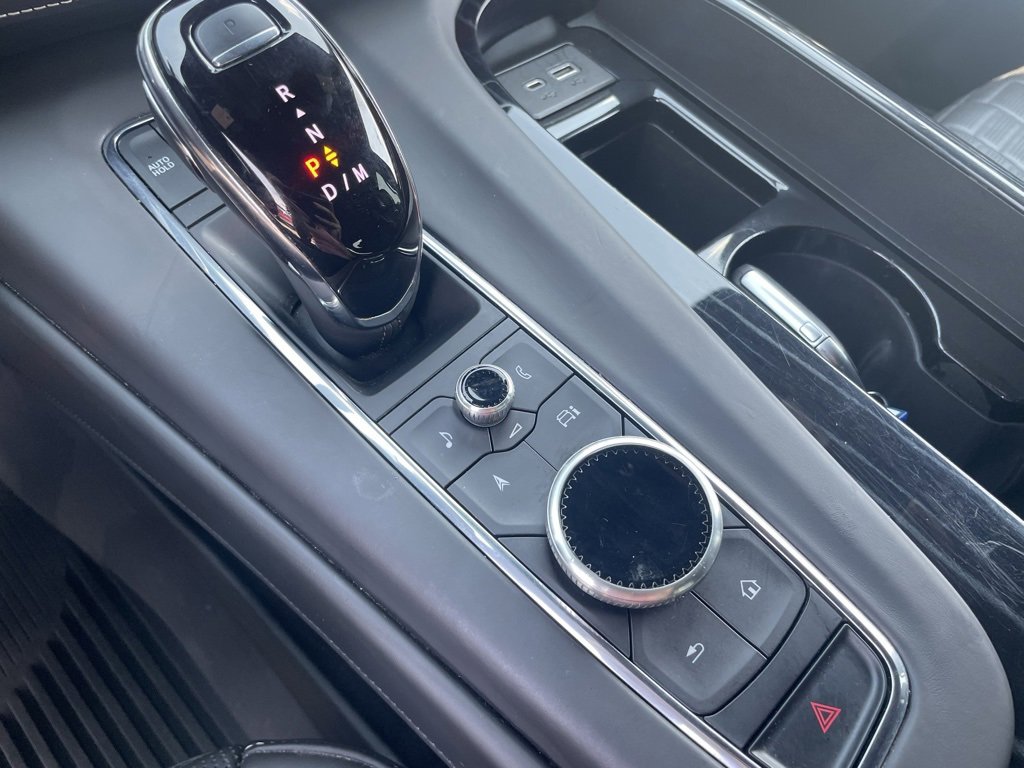 Used 2024 Cadillac Escalade V w/ LPO, ONYX Package image 17