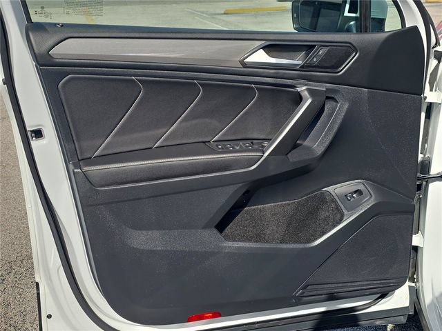 Used 2024 Volkswagen Tiguan SE FWD image 13