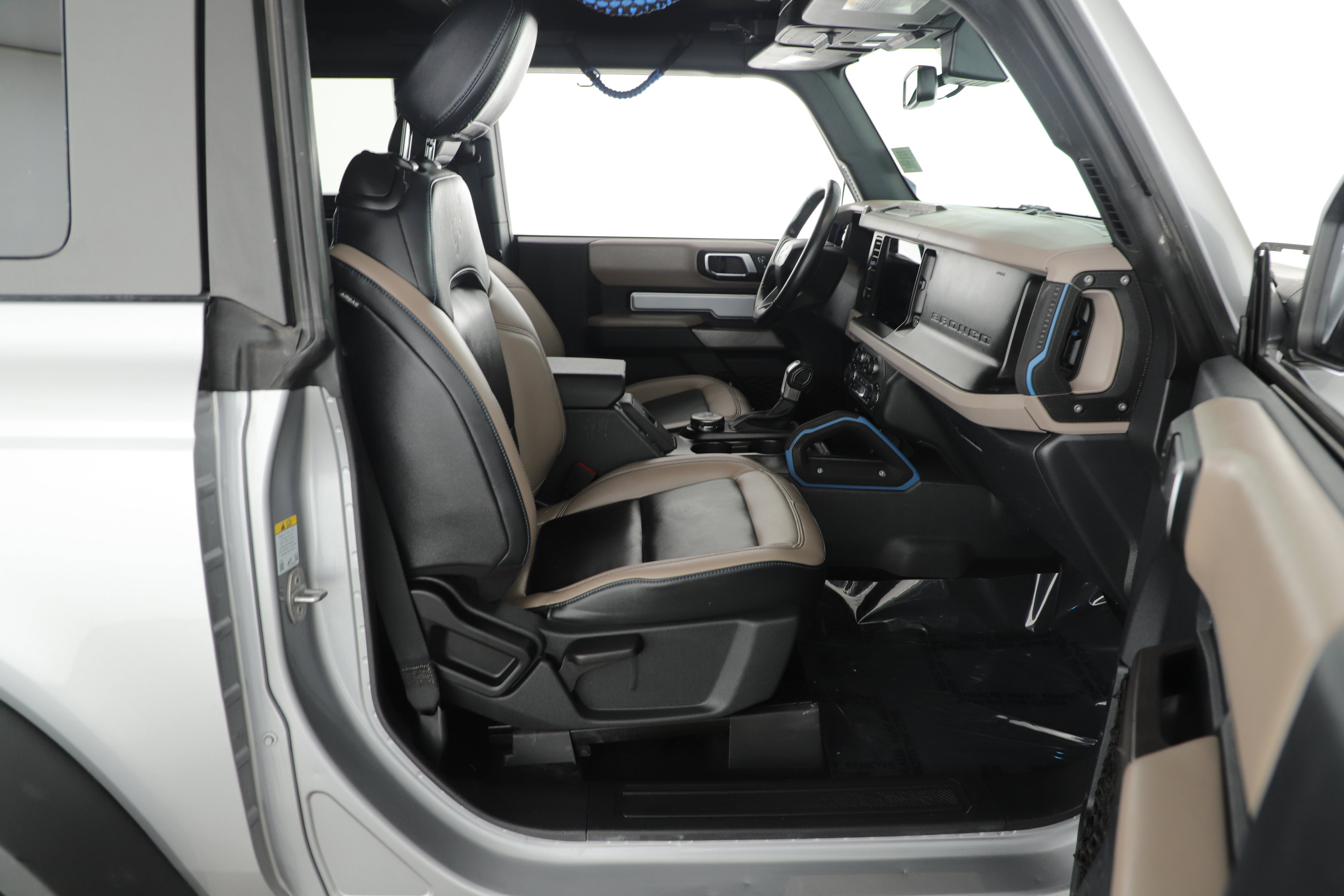 Used 2023 Ford Bronco Wildtrak image 11