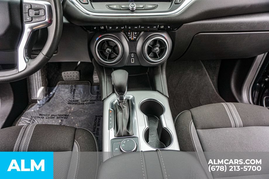 Used 2025 Chevrolet Blazer LT FWD image 41