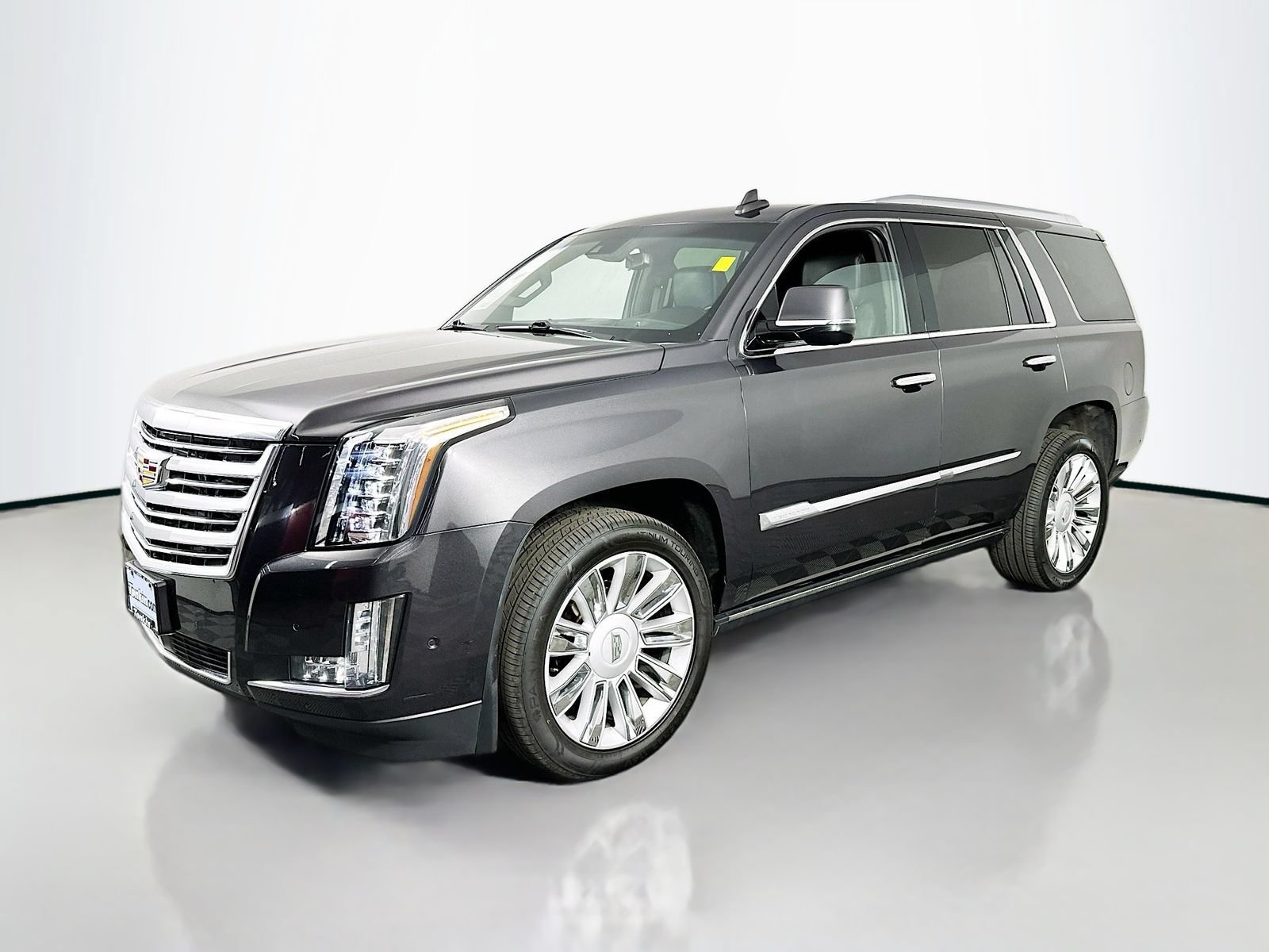 Used 2017 Cadillac Escalade Platinum AWD/4WD image 4