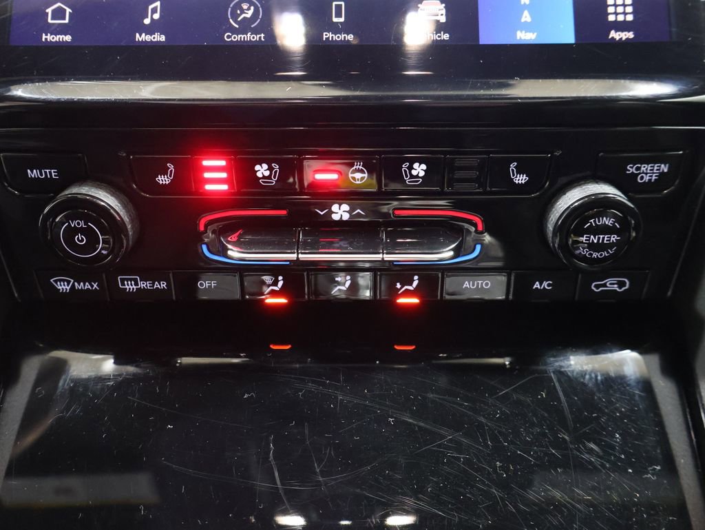 Certified 2024 Jeep Grand Cherokee Overland image 36