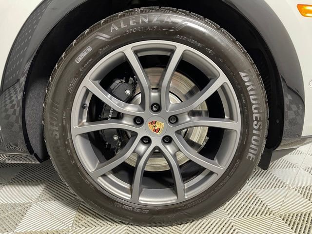 Used 2025 Porsche Cayenne GTS image 19