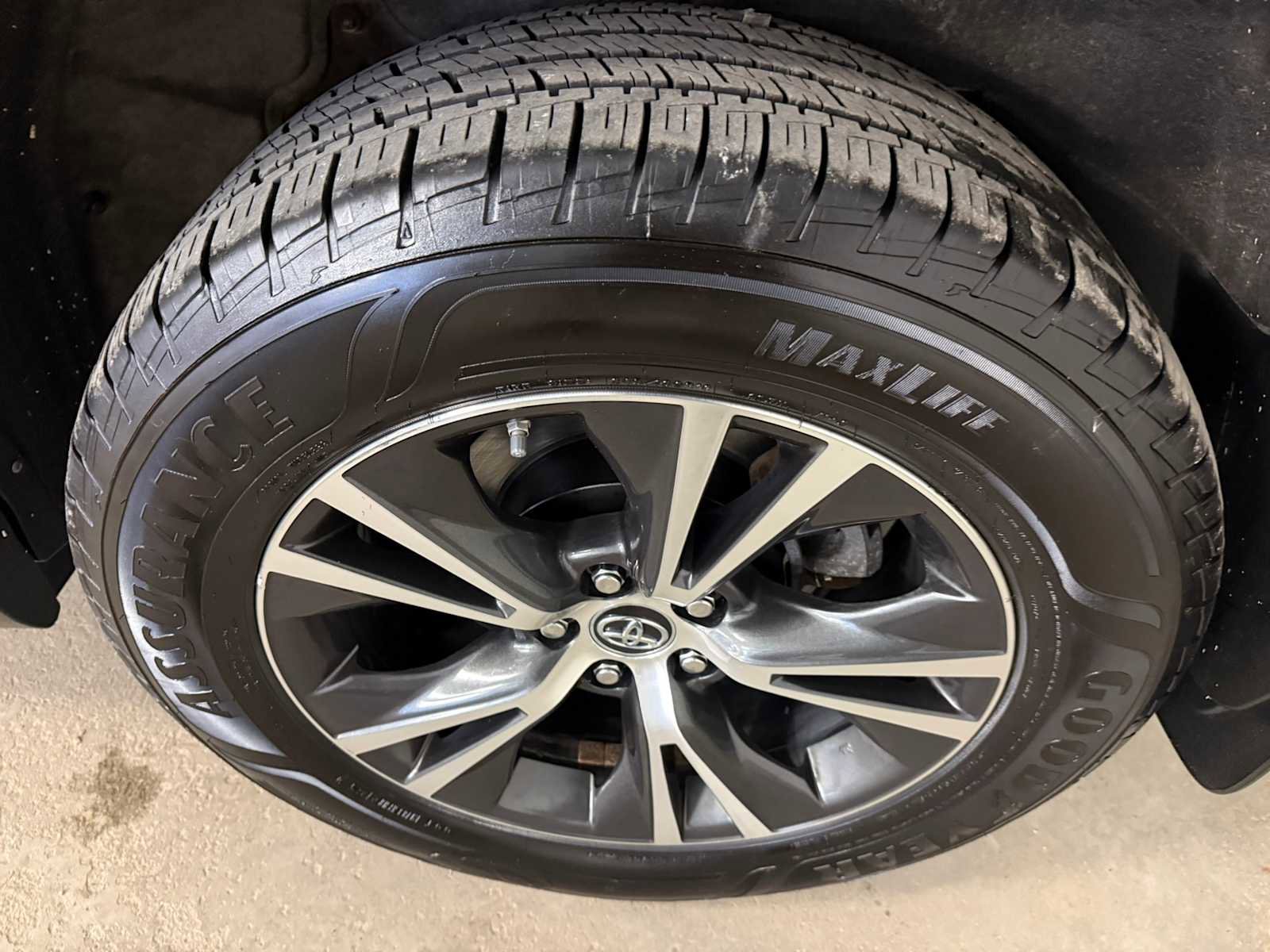 Used 2019 Toyota Highlander LE AWD/4WD image 8