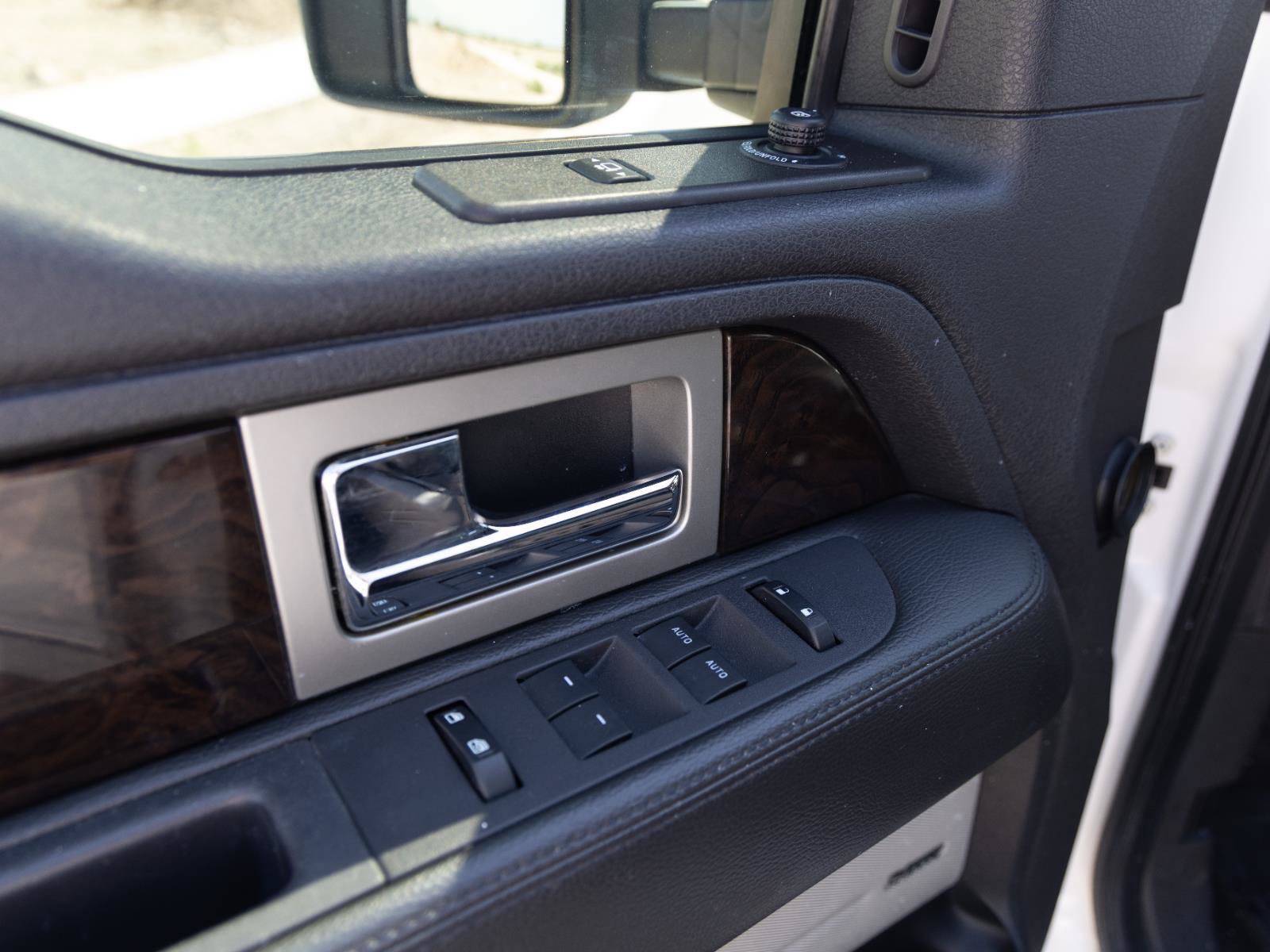 Used 2013 Ford F150 Platinum AWD/4WD image 16