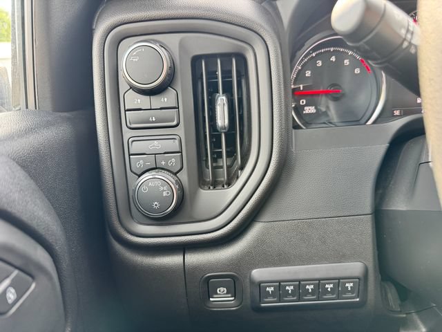 Used 2022 Chevrolet Silverado 2500 Custom w/ Custom Convenience Package AWD/4WD image 16